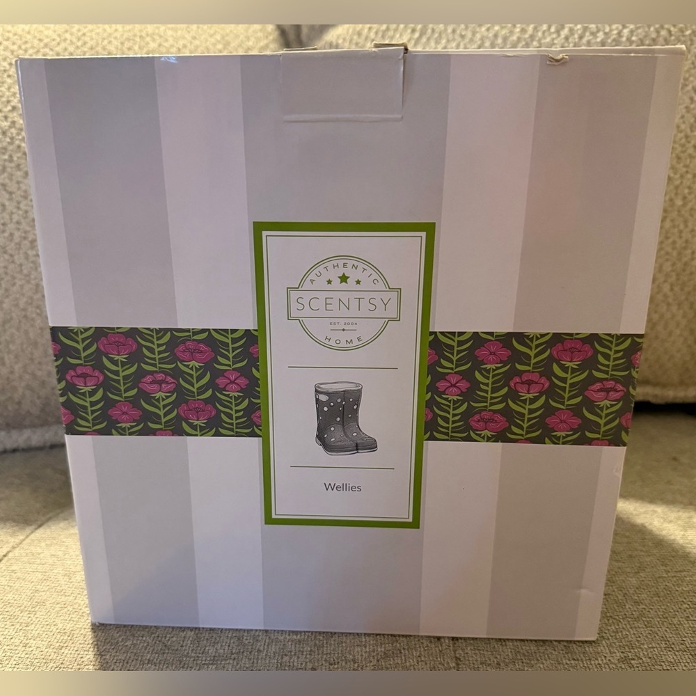 Wellies Scentsy Warmer - Picture 3 of 6